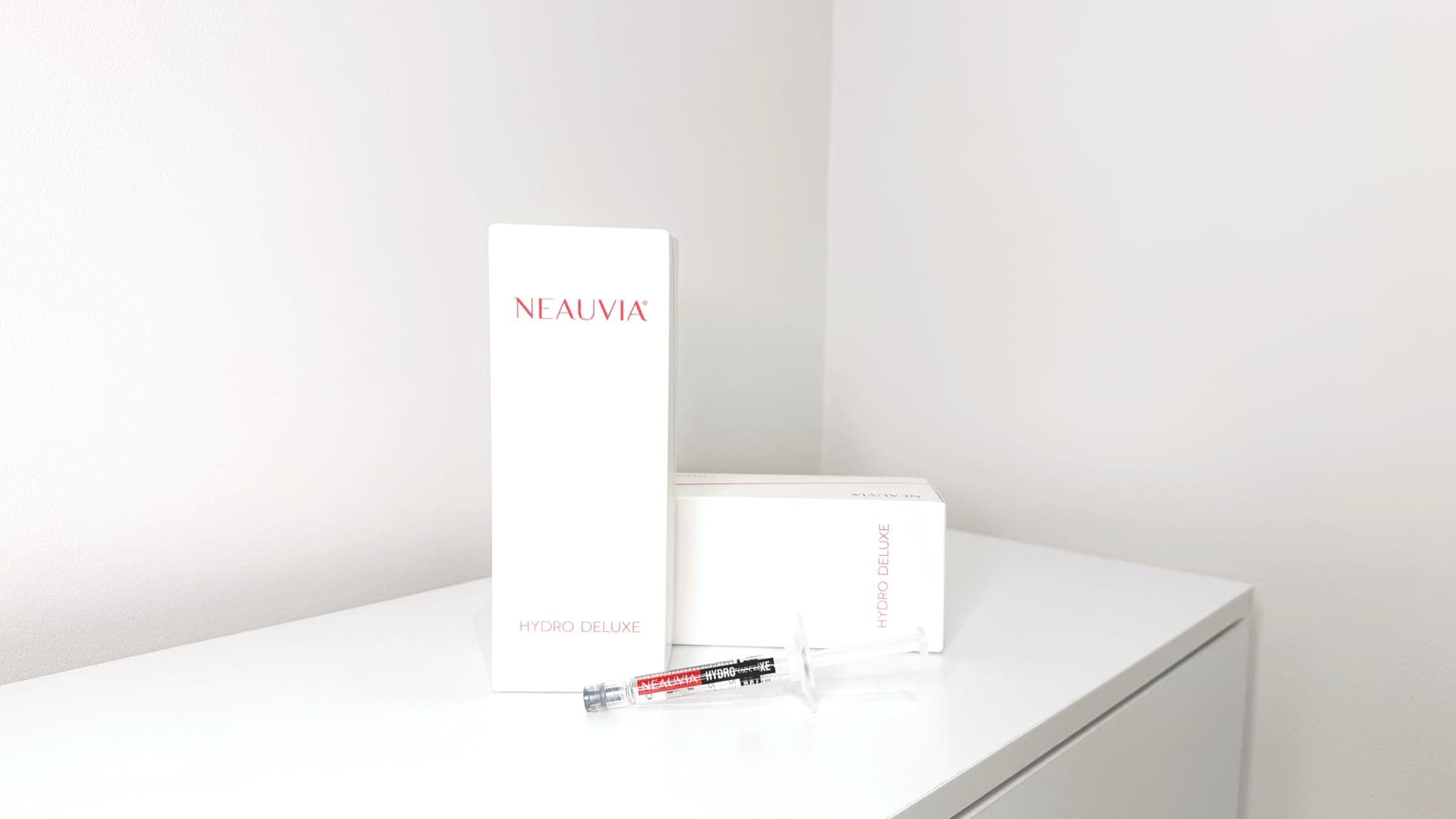 Neauvia Hydro Deluxe packaging and syringe.