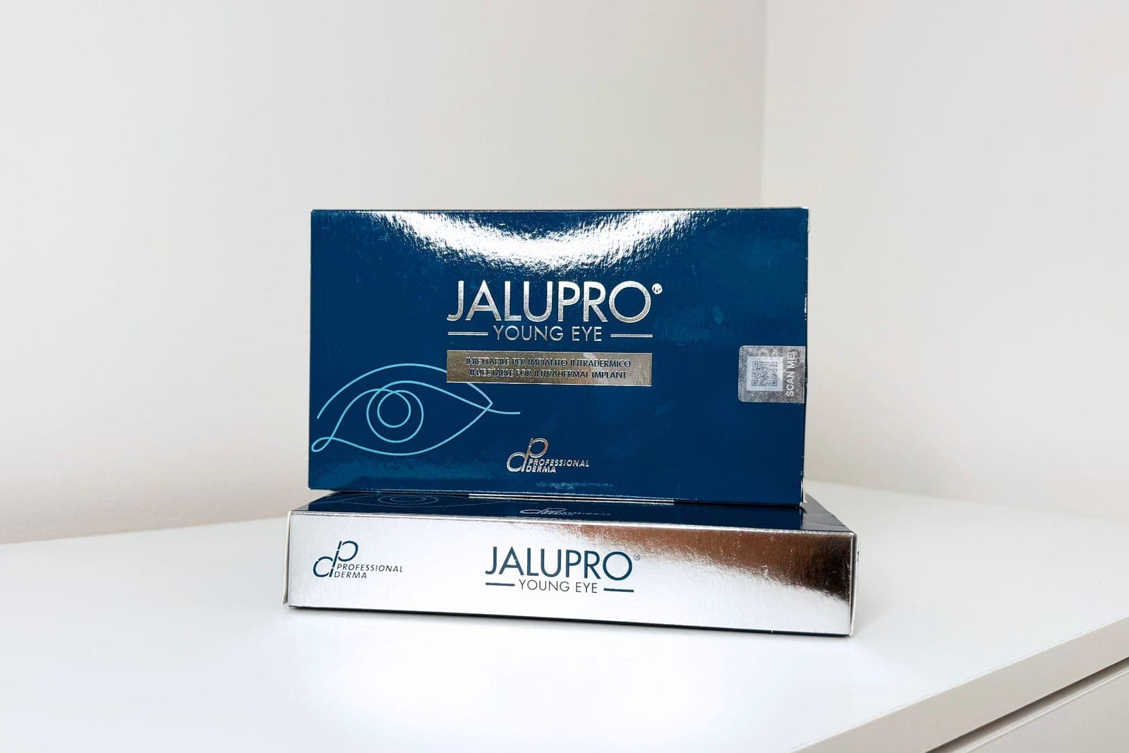 Jalupro Young Eye packaging at ART FACE London.
